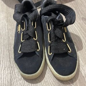 Puma sneakers with gold detail